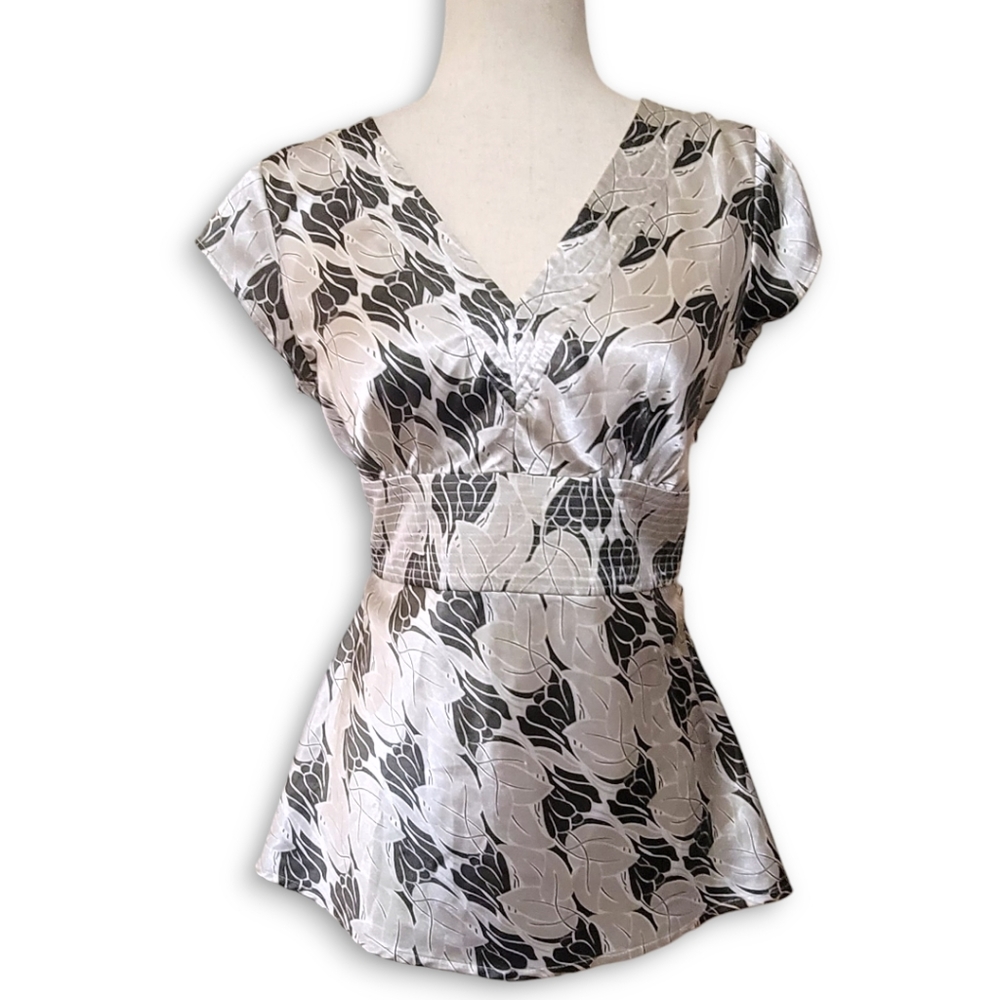 Gloria Vanderbilt Vintage Coquette Classic B&W Satin Charmeuse Silky Blouse, Sml